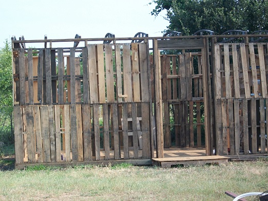 How to Build a Shed or Cottage Using Free or Scrounged Pallets